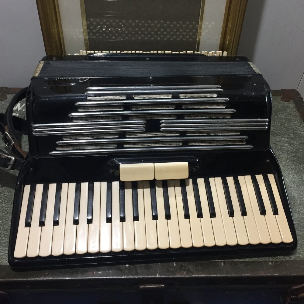 VINTAGE CAMERANO PIANO ACCORDION